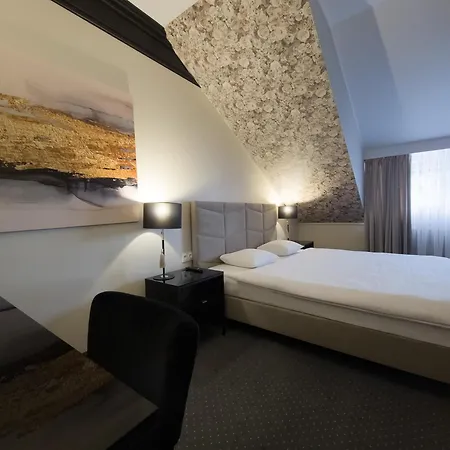 Pirs ワルシャワ