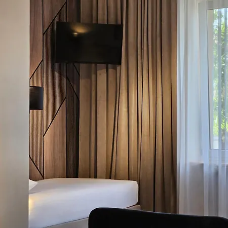 Pirs ワルシャワ