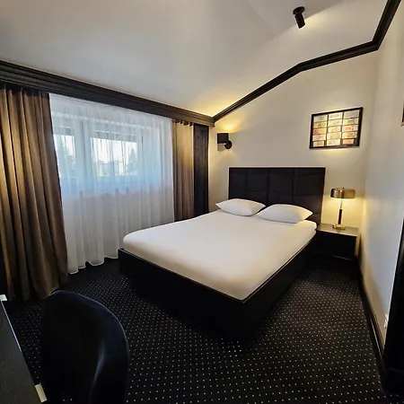 Pirs ワルシャワ